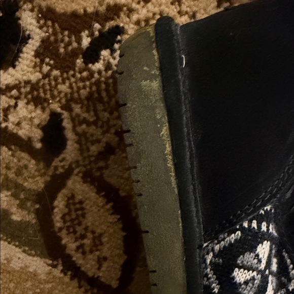 BearPaw Black and White Patterned Winter Boots - Picture 3 of 7